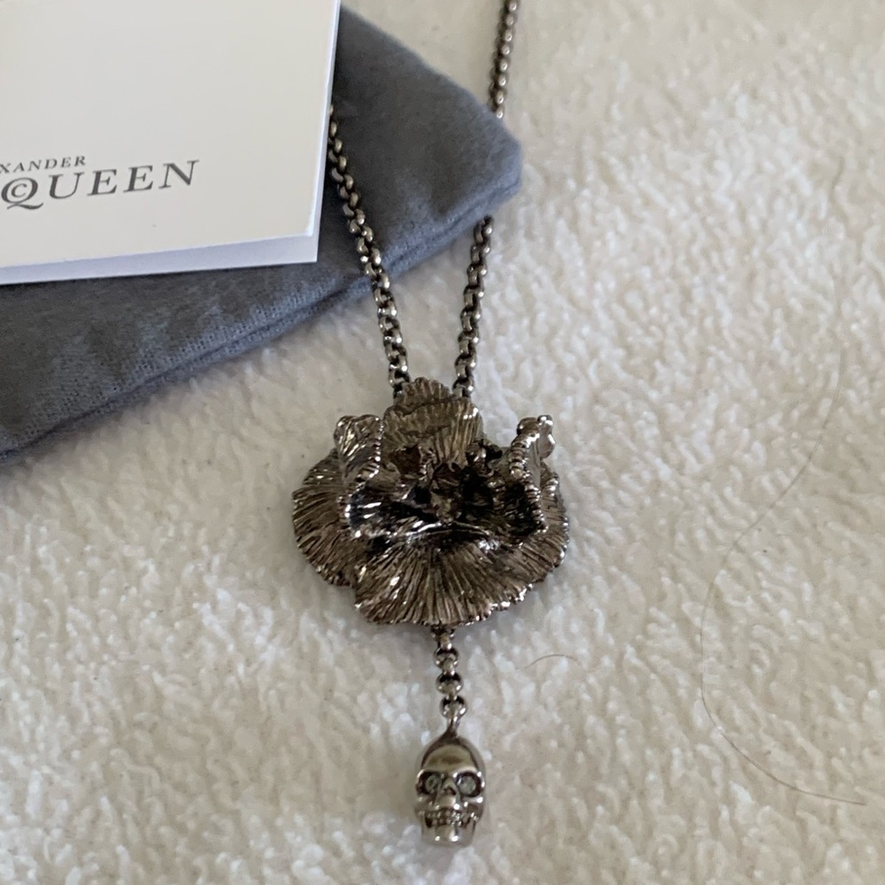 Alexander McQueen Iris and Skull Necklace - Picture 8 of 17